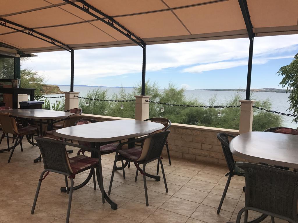 Apartment Valerija Привлака Экстерьер фото